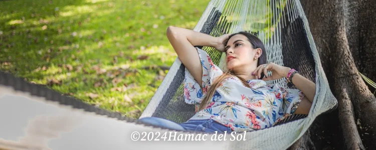 femme se reposant dans un hamac mexicain 2